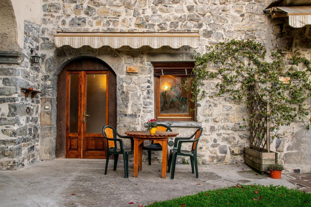 Castello Di Zorzino Iseo Lake Riva di Solto Buitenkant foto